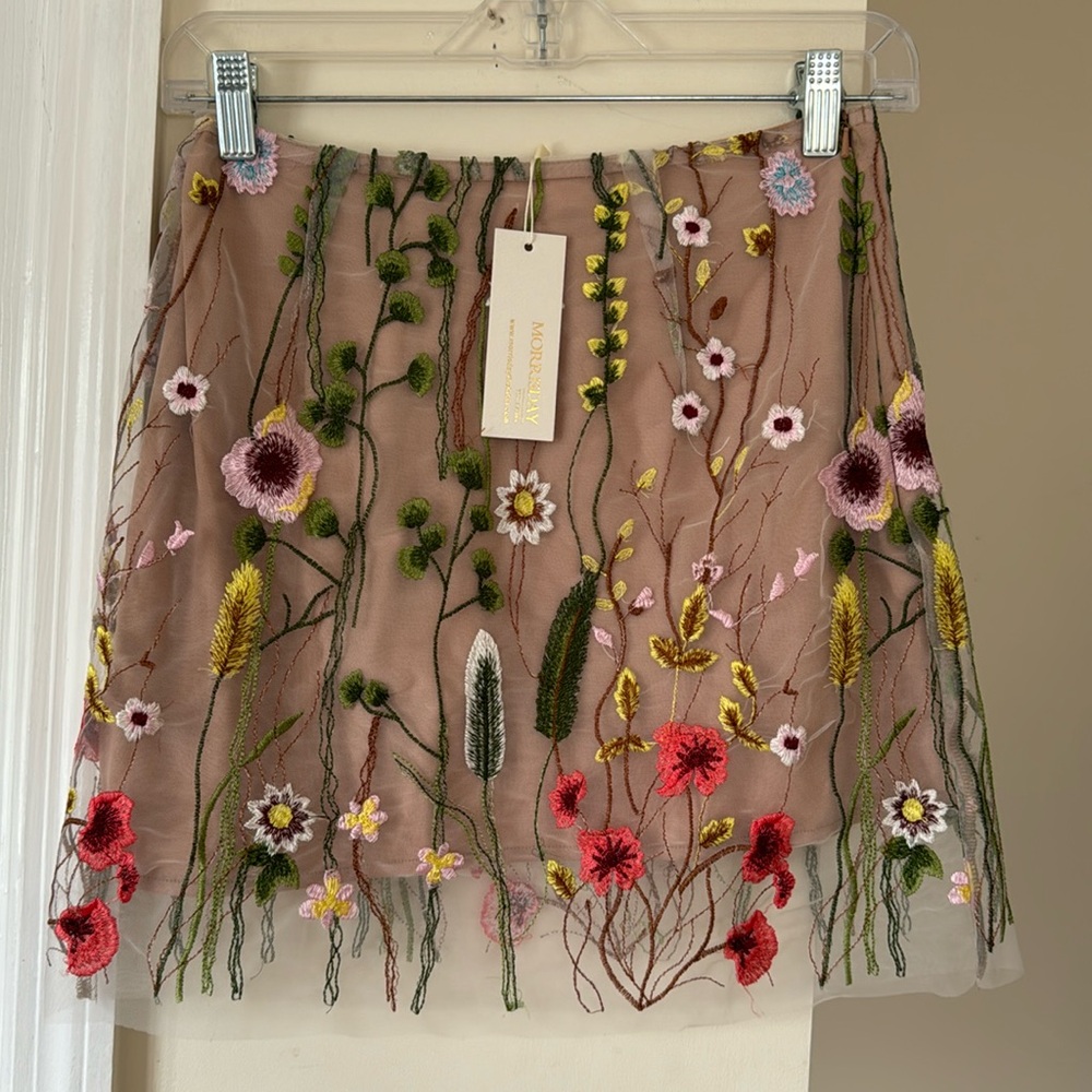 MORRISDAY The Label embroidered skirt